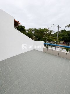 Casa Triplex à Venda em Itapuã | Condomínio Fechado