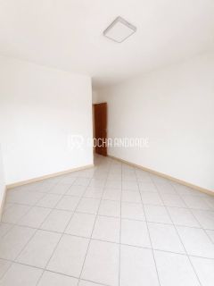 Casa Triplex à Venda em Itapuã | Condomínio Fechado