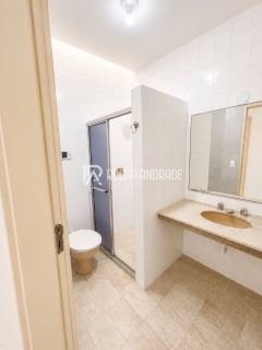 Casa Triplex à Venda em Itapuã | Condomínio Fechado