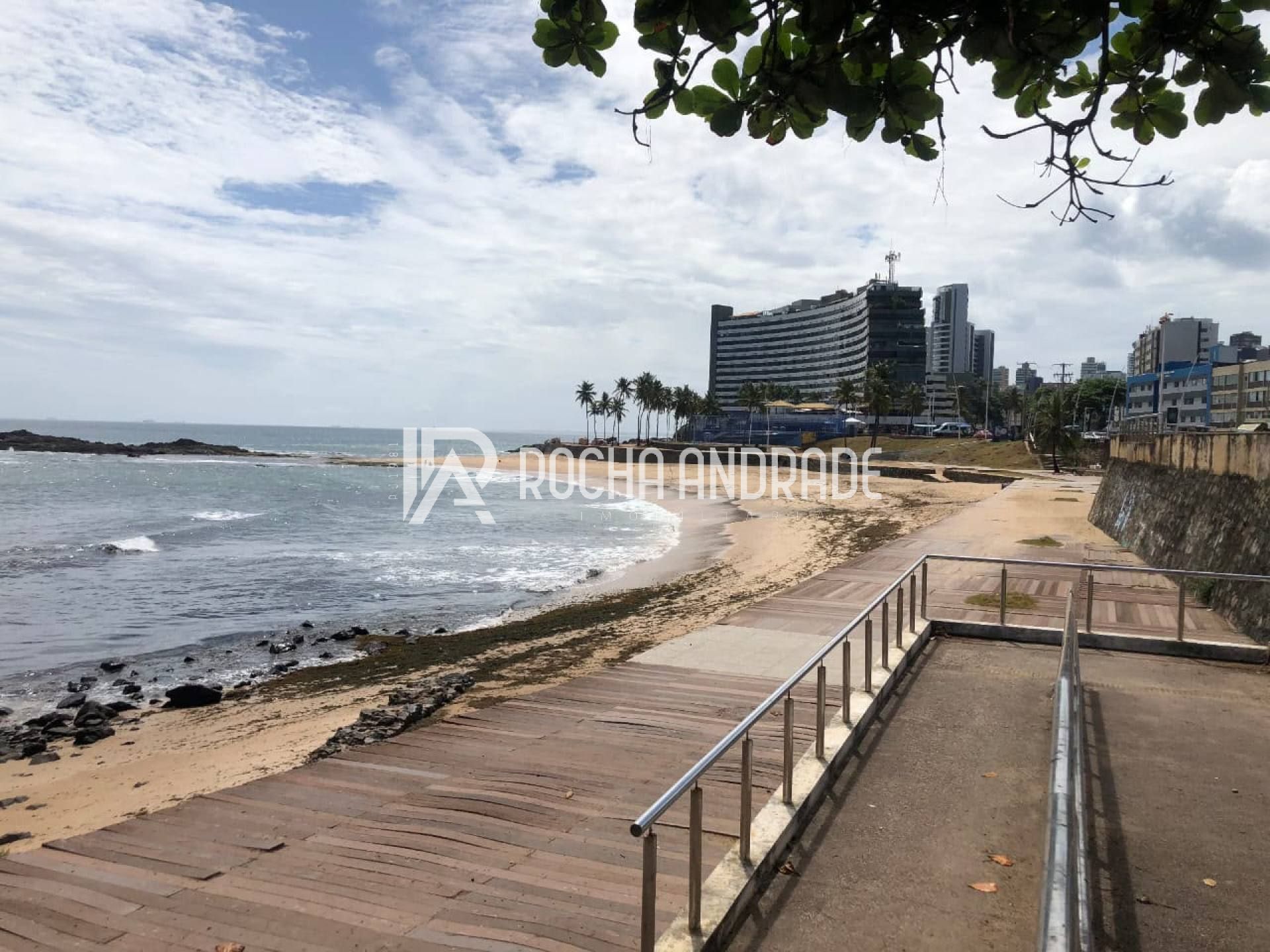 Apartamento à venda em Ondina 2/4