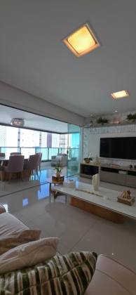 VENDO APARTAMENTO DE LUXO COM 3 SUÍTES. Exclusividade, sofisticação e vista mar no Caminho das Árvores.