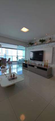 VENDO APARTAMENTO DE LUXO COM 3 SUÍTES. Exclusividade, sofisticação e vista mar no Caminho das Árvores.