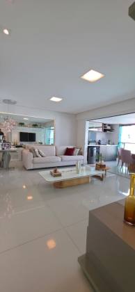 VENDO APARTAMENTO DE LUXO COM 3 SUÍTES. Exclusividade, sofisticação e vista mar no Caminho das Árvores.