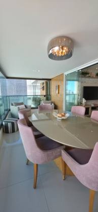 VENDO APARTAMENTO DE LUXO COM 3 SUÍTES. Exclusividade, sofisticação e vista mar no Caminho das Árvores.