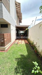 OPORTUNIDADE EM GUARAJUBA – 3 quartos (2 suítes)