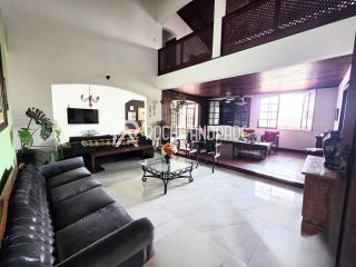 Casa à Venda com 4 suítes - Vila Laura/ Salvador