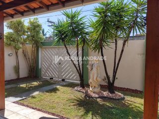 Casa térrea,com andar superior de 3/4 suíte,no condomínio recanto de Abrantes