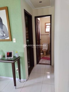 Casa térrea,com andar superior de 3/4 suíte,no condomínio recanto de Abrantes