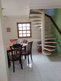 Casa térrea,com andar superior de 3/4 suíte,no condomínio recanto de Abrantes