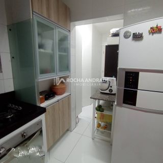 Apartamento Para Vender Mobiliado com 3 quartos,1 suíte, Vaga de garagem no bairro Costa Azul em Salvador