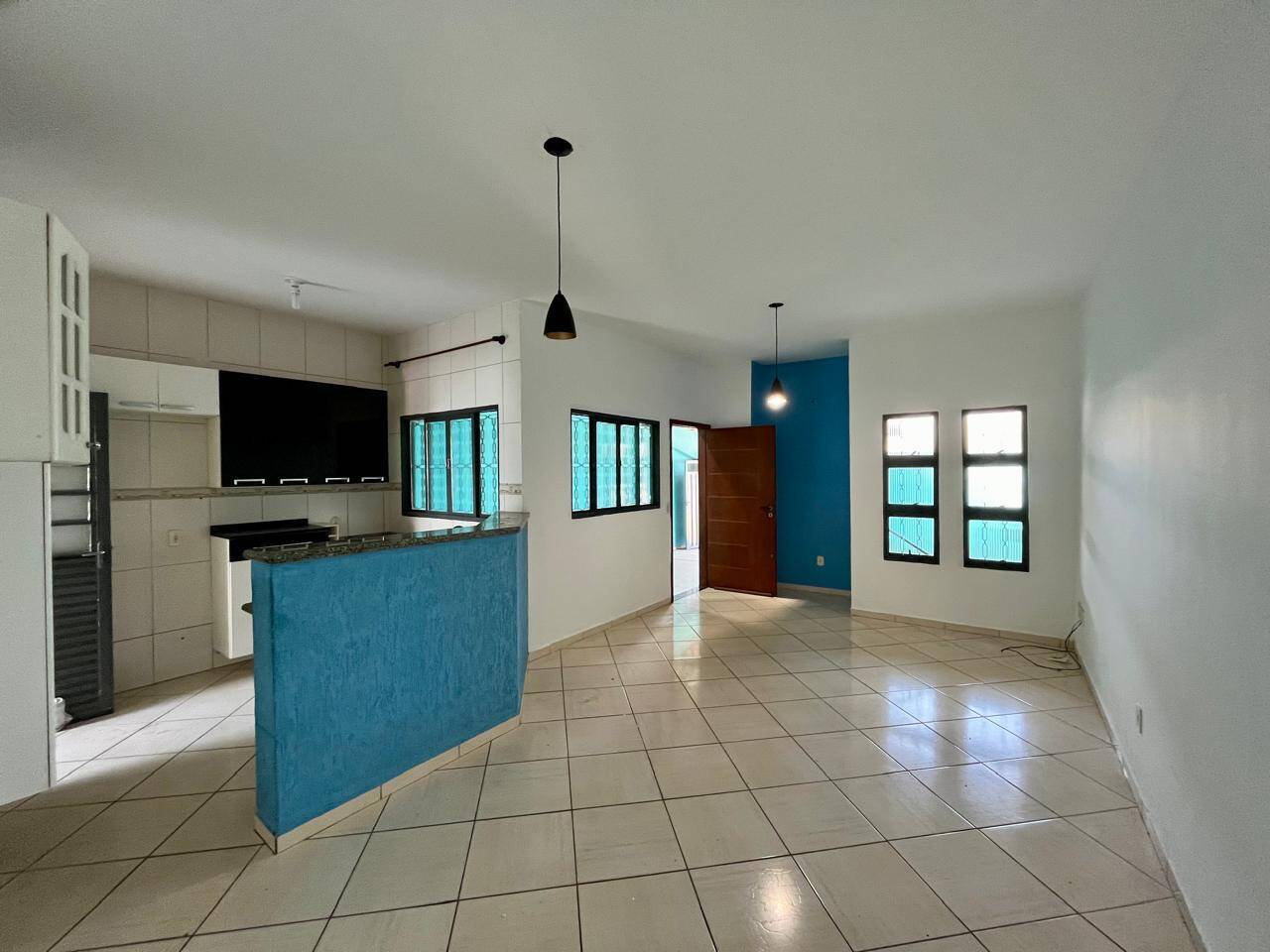 Casa em Residencial Fechado c/ Portaria 24 Hrs. e Muita Beleza Natural!