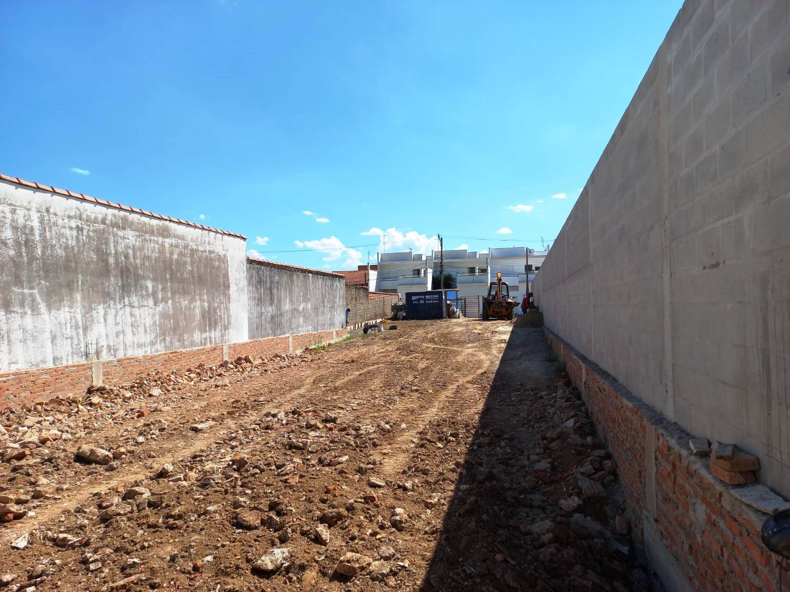 ÓTIMA OPORTUNIDADE DE TERRENO/LOTE TOTALMENTE PLANO.