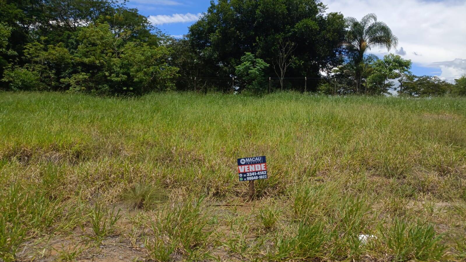 Oportunidade única para construir seu lar em um local tranquilo e seguro!