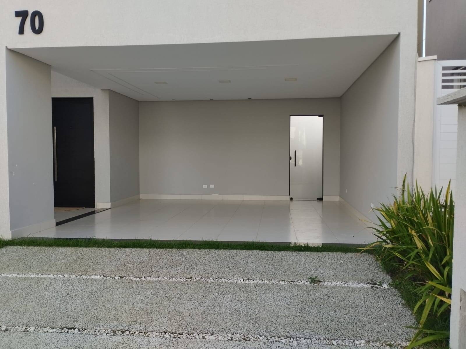 Casa MOBILIADA para locação no Condomínio Residencial Ouroville, em Taubaté