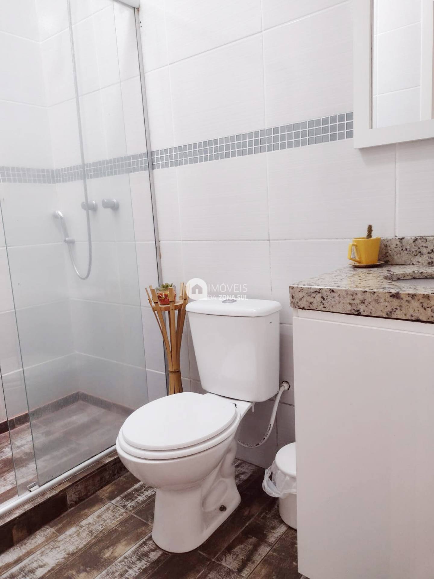 Casa para Vender com 2 vagas de garagem com 2 quartos 2 banheiros 1 suíte no bairro Hípica em Porto Alegre/RS
