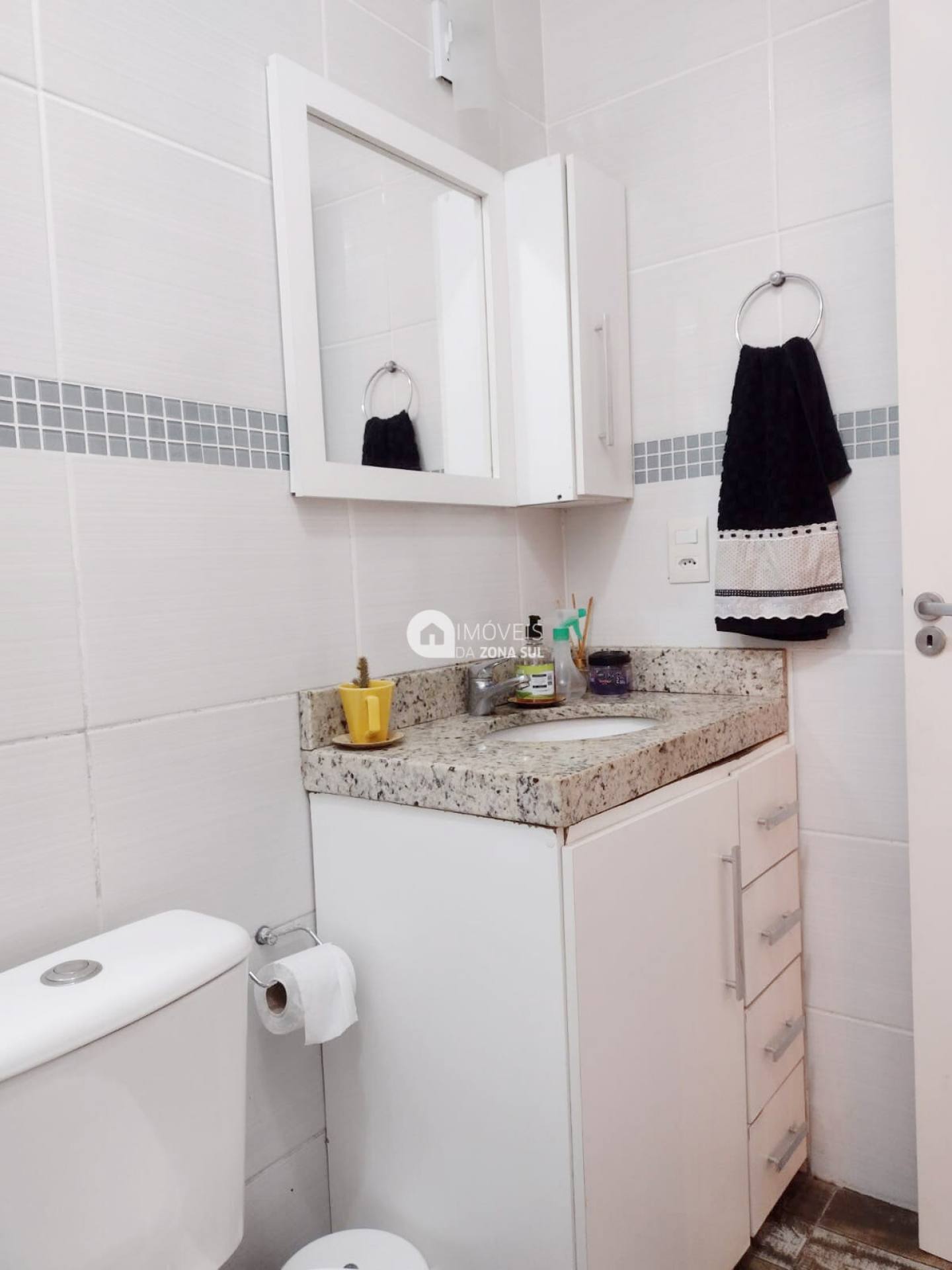 Casa para Vender com 2 vagas de garagem com 2 quartos 2 banheiros 1 suíte no bairro Hípica em Porto Alegre/RS