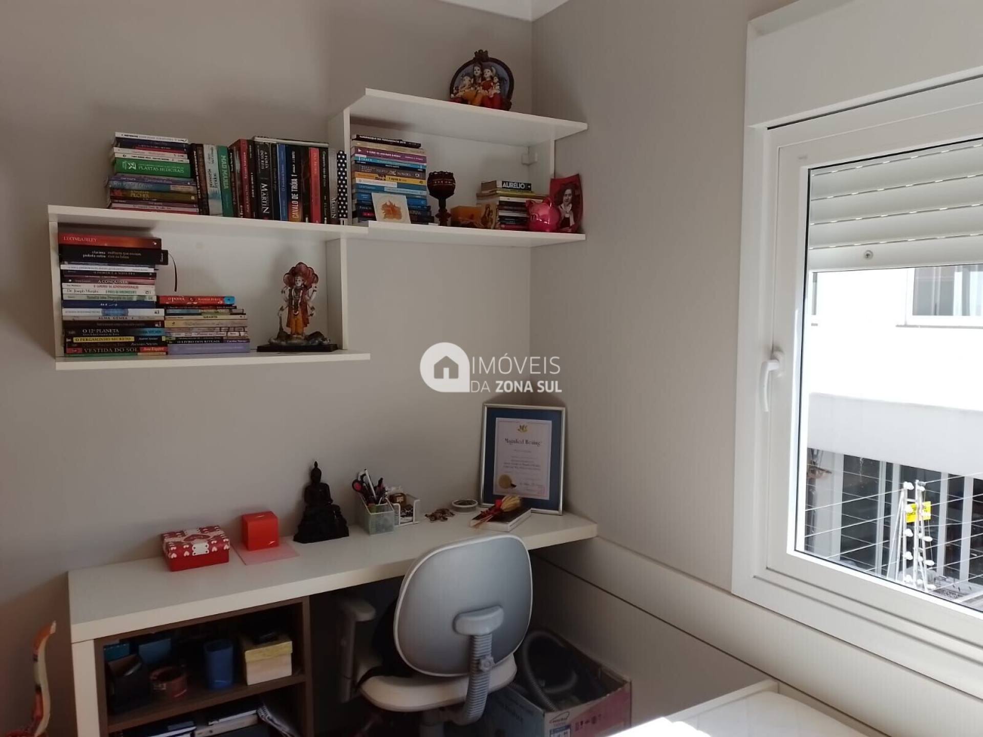Casa para Vender com 2 vagas de garagem com 3 quartos 3 banheiros 1 suíte no bairro Hípica em Porto Alegre/RS