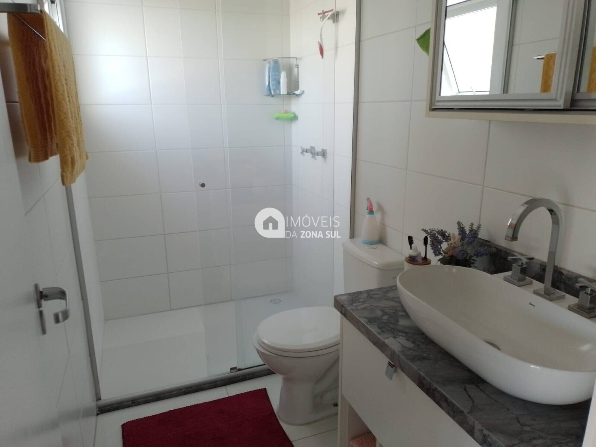 Casa para Vender com 2 vagas de garagem com 3 quartos 3 banheiros 1 suíte no bairro Hípica em Porto Alegre/RS