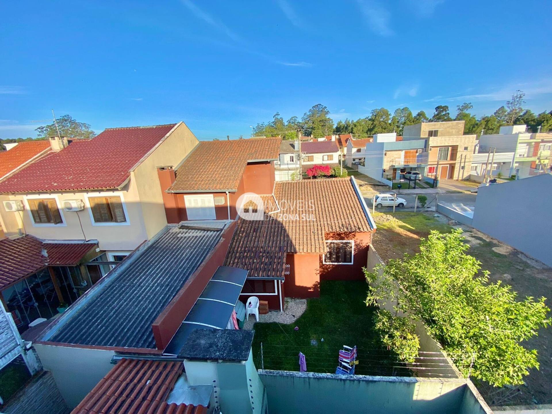 Casa para Vender com 2 vagas de garagem com 3 quartos 2 banheiros 1 suíte no bairro Hípica em Porto Alegre/RS