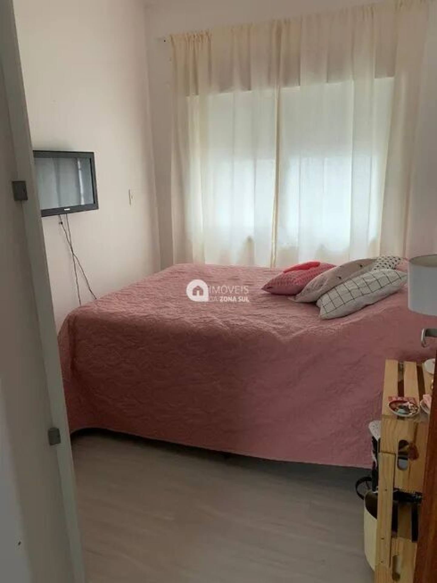 Apartamento para Vender com 1 vaga de garagem com 2 quartos 1 banheiro no bairro Menino Deus em Porto Alegre/RS