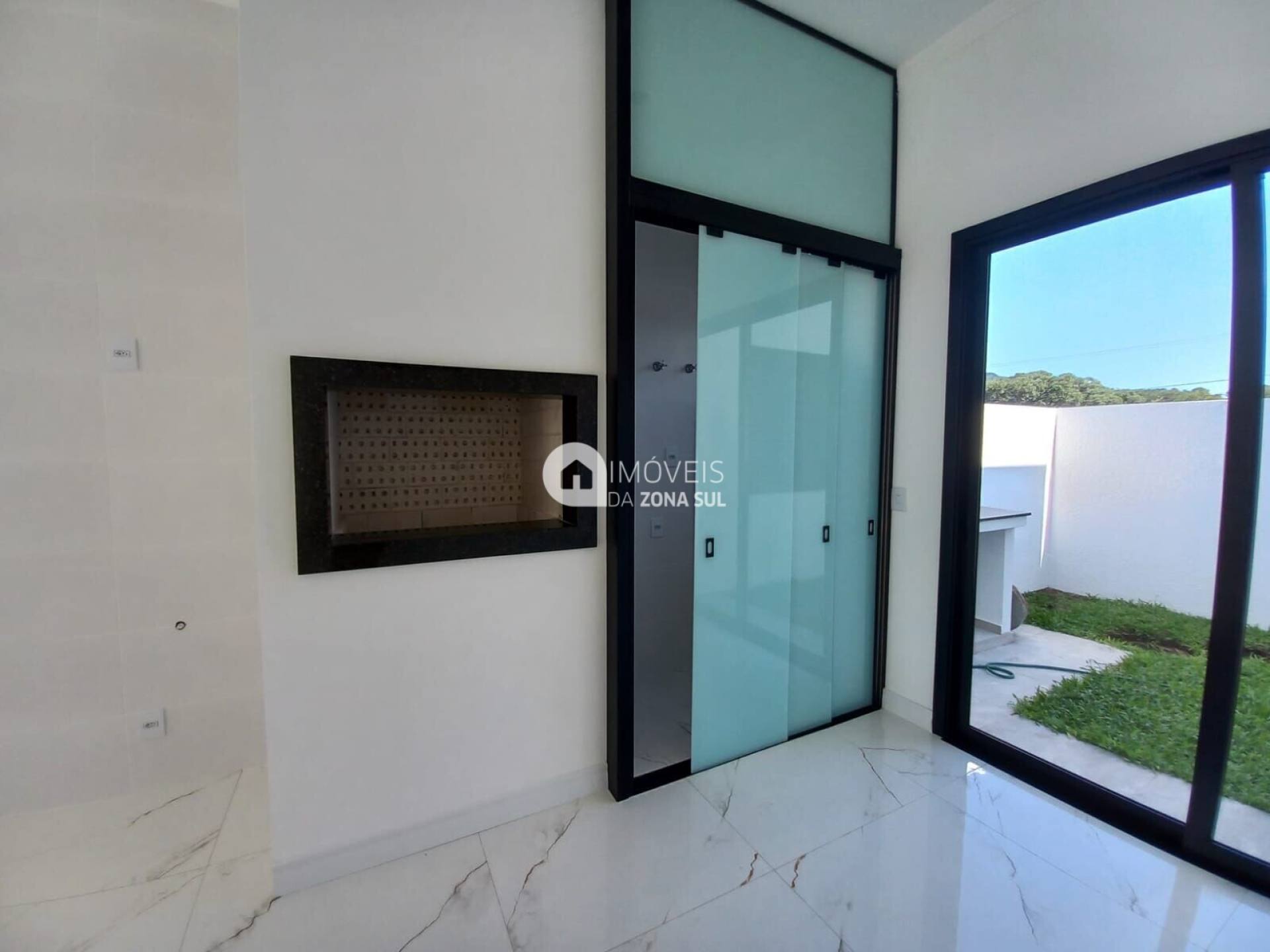 Casa para Vender com 2 vagas de garagem com 3 quartos 2 banheiros 1 suíte no bairro Hípica em Porto Alegre/RS