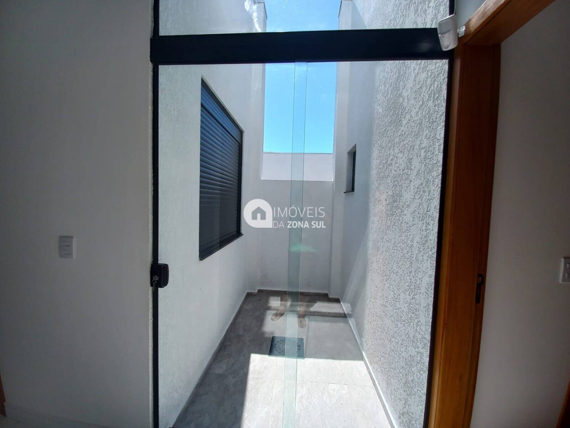 Casa para Vender com 2 vagas de garagem com 3 quartos 2 banheiros 1 suíte no bairro Hípica em Porto Alegre/RS