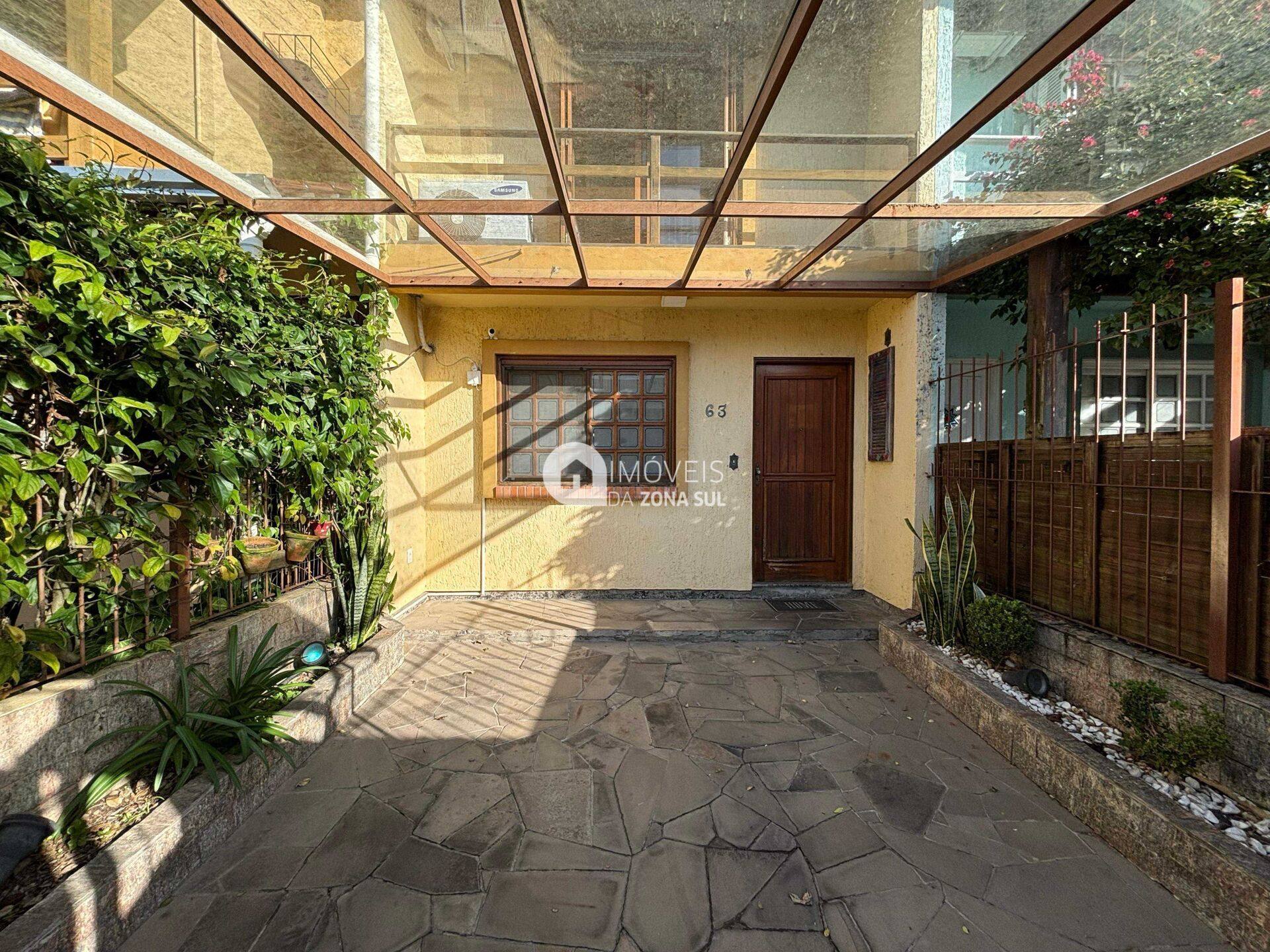Casa para Vender com 1 vaga de garagem com 3 quartos 2 banheiros no bairro Hípica em Porto Alegre/RS