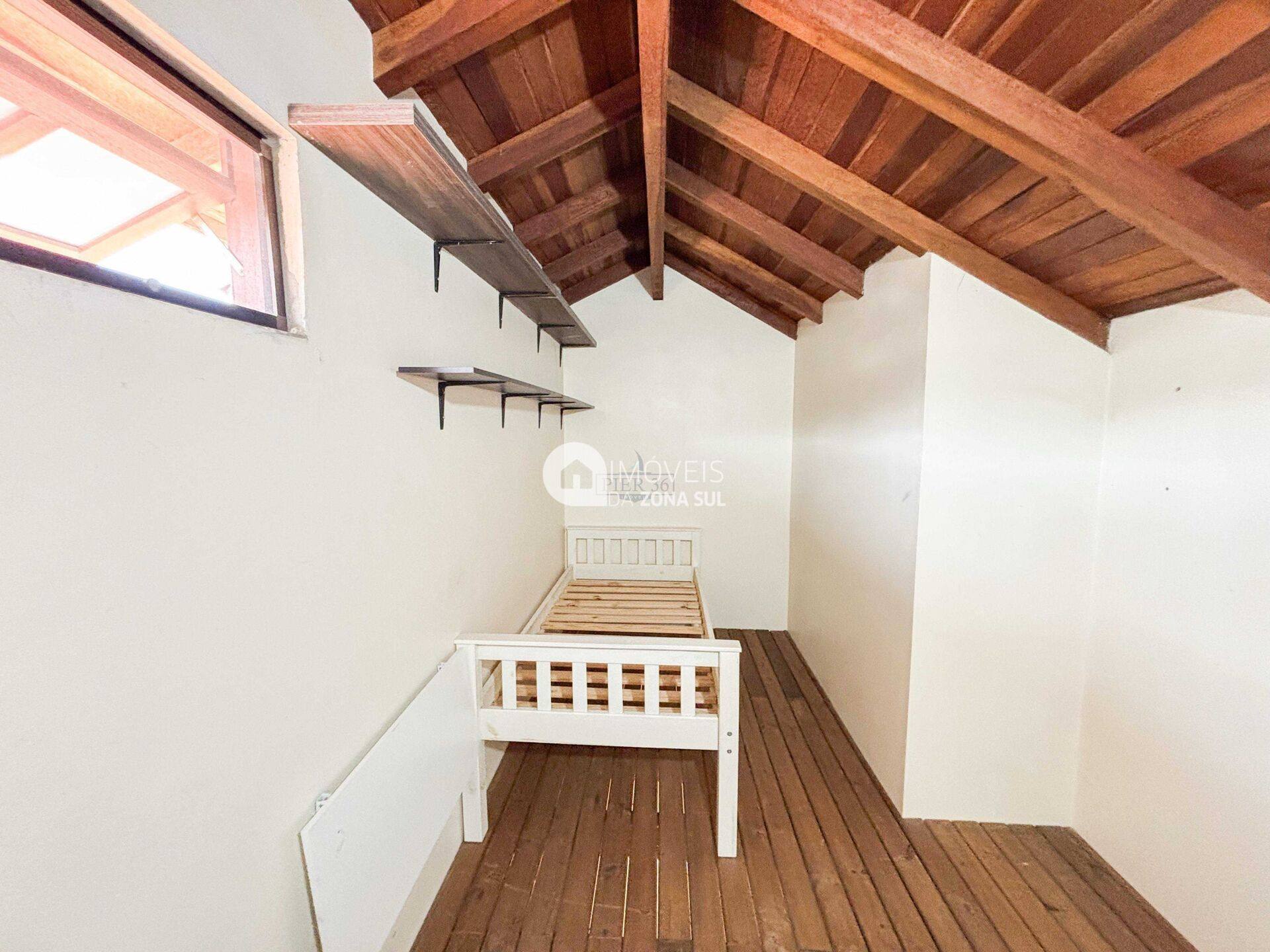 Casa para Vender com 1 vaga de garagem com 3 quartos 2 banheiros no bairro Hípica em Porto Alegre/RS