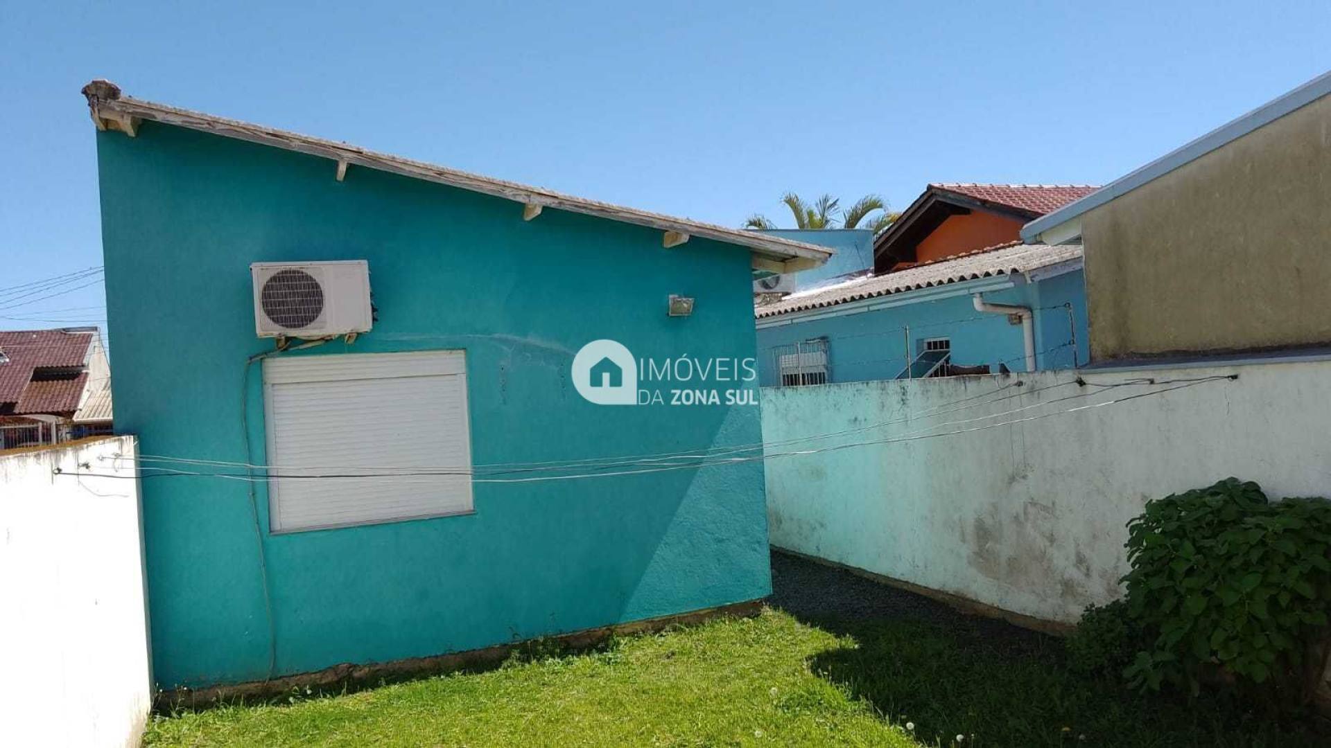 Casa para Vender com 2 vagas de garagem com 3 quartos 2 banheiros 1 suíte no bairro Belém Novo em Porto Alegre/RS