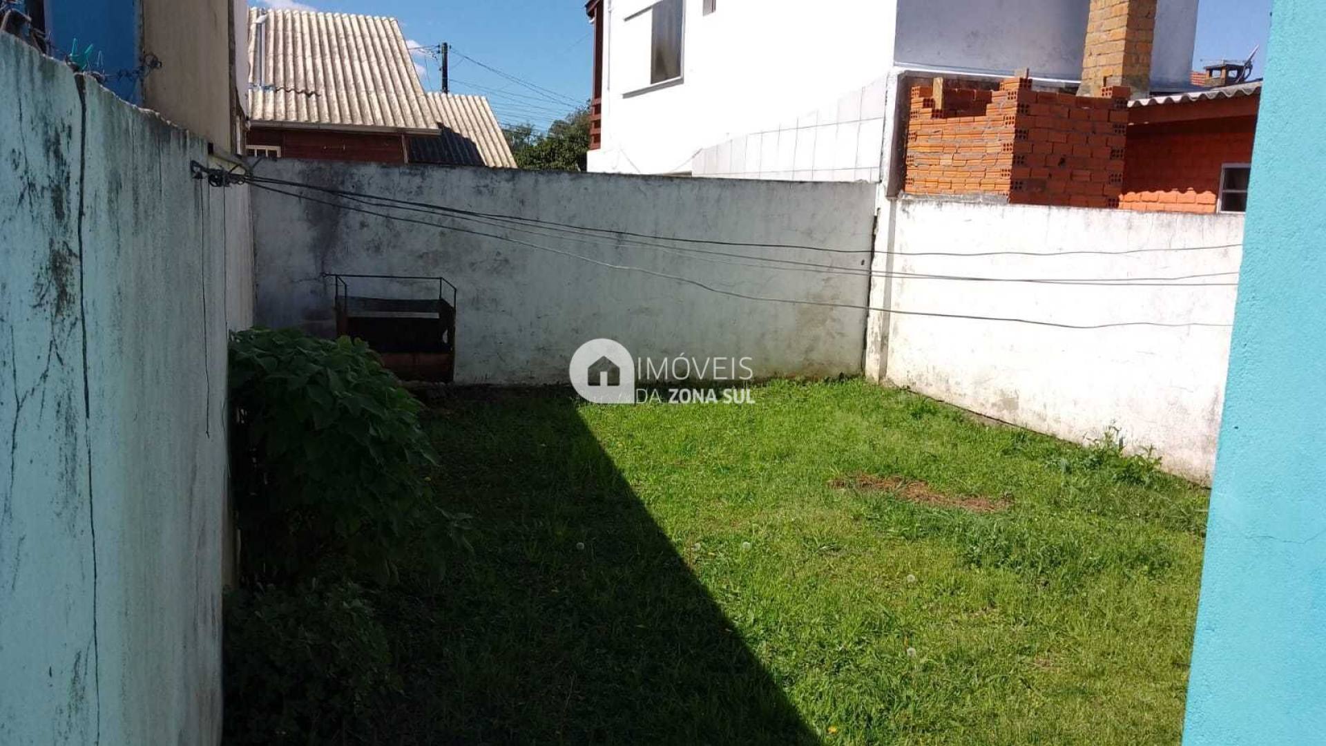 Casa para Vender com 2 vagas de garagem com 3 quartos 2 banheiros 1 suíte no bairro Belém Novo em Porto Alegre/RS