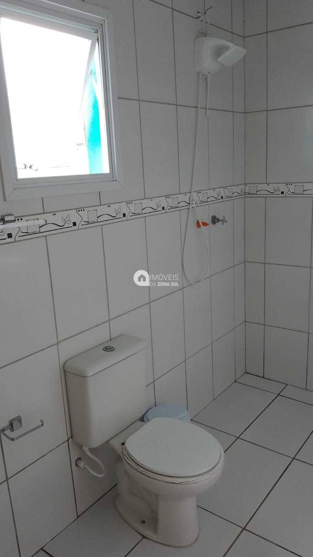 Casa para Vender com 2 vagas de garagem com 3 quartos 2 banheiros 1 suíte no bairro Belém Novo em Porto Alegre/RS