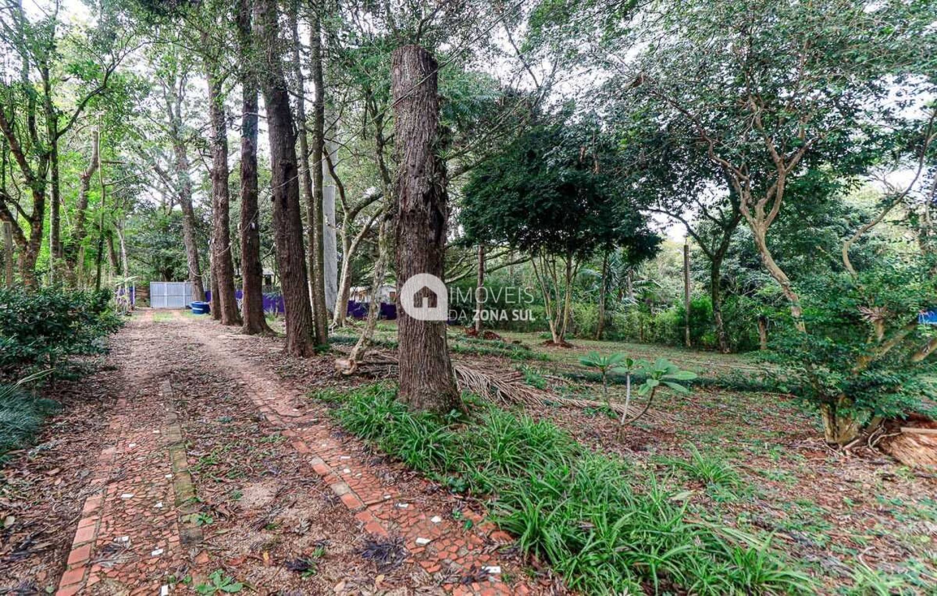 Terreno com Chalé no bairro Restinga