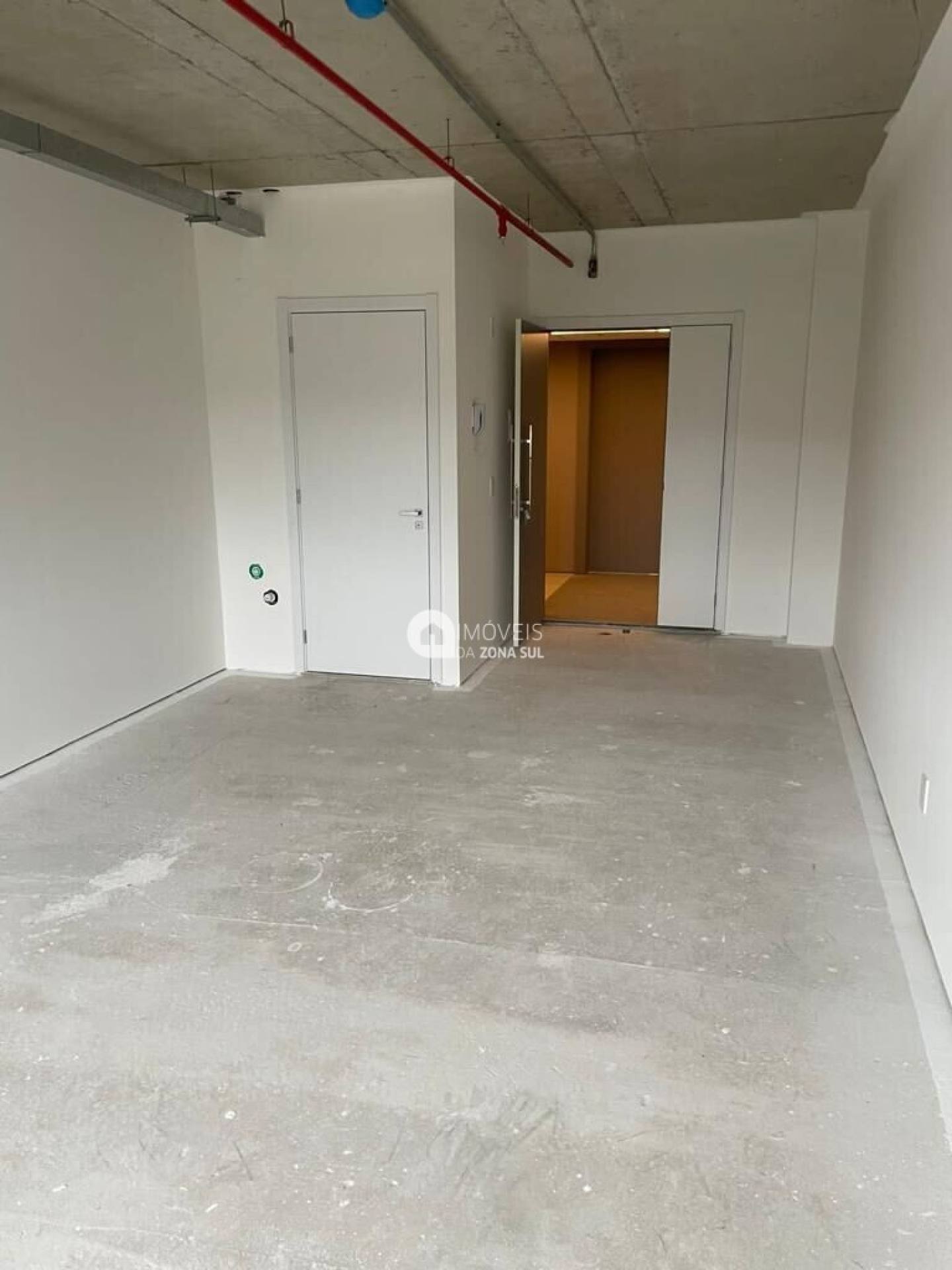 Sala Comercial na Av. Teresópolis