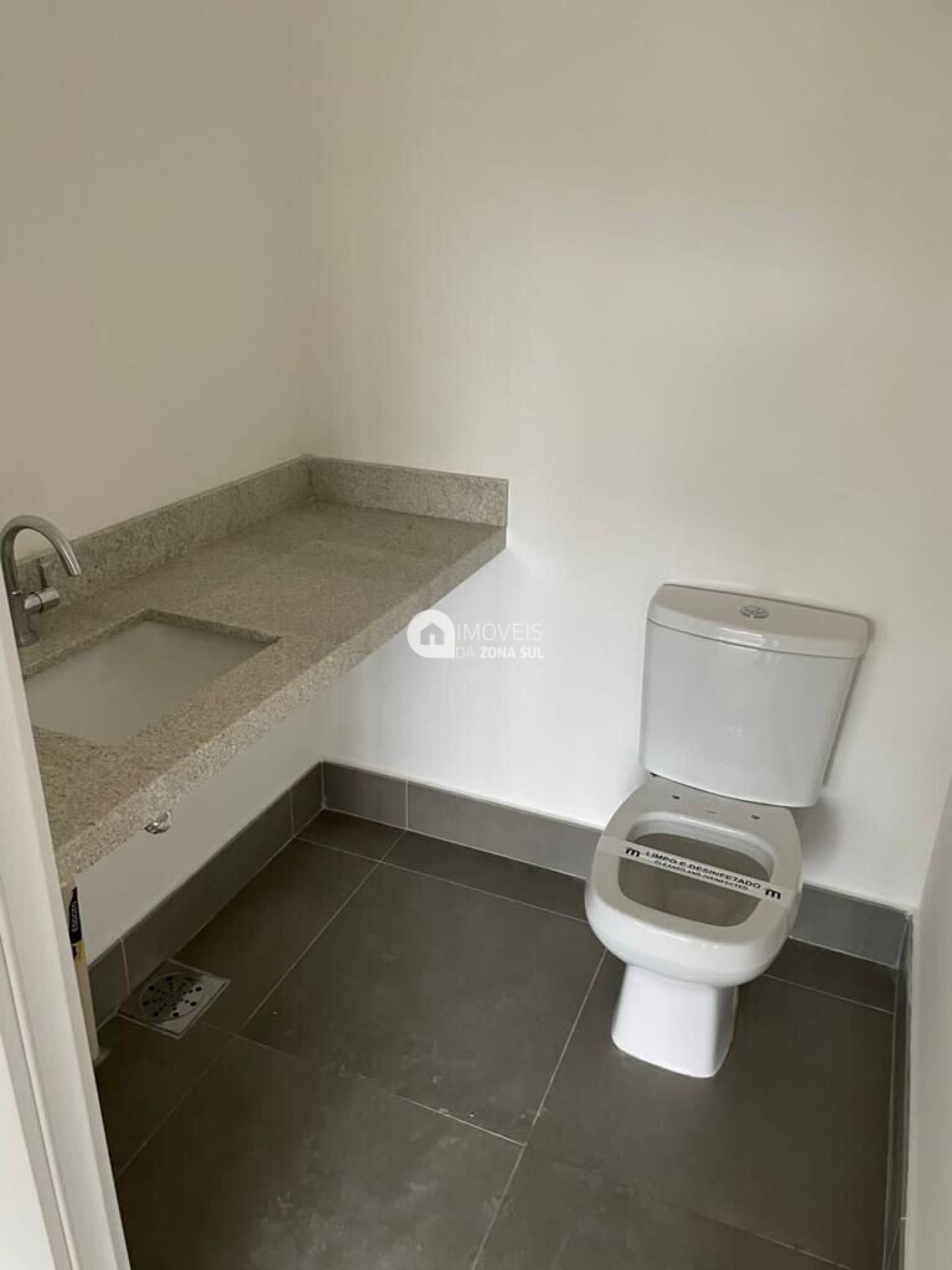 Sala Comercial na Av. Teresópolis