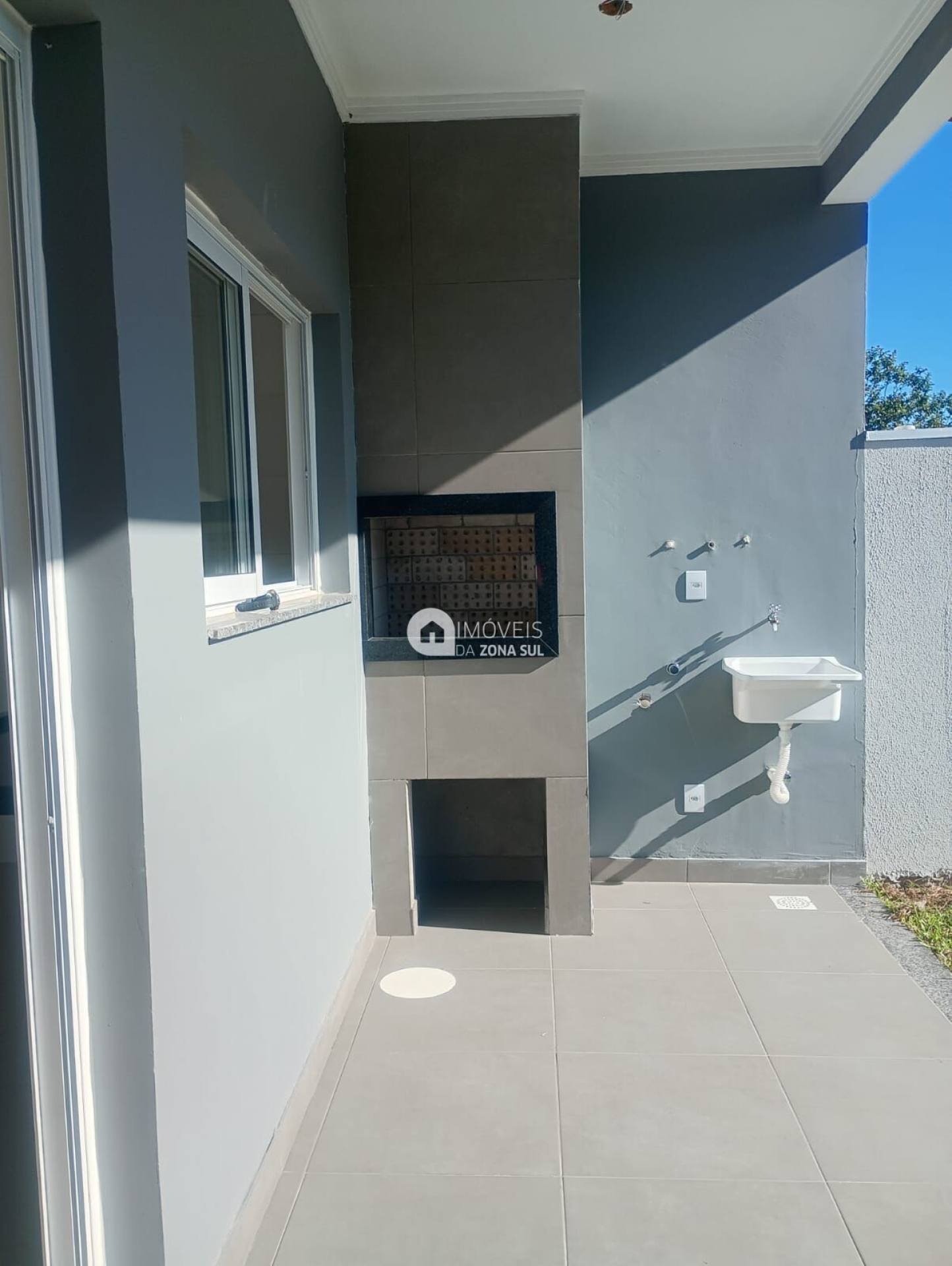 Casa para Vender com 2 vagas de garagem com 3 quartos 2 banheiros 1 suíte no bairro Aberta dos Morros em Porto Alegre/RS