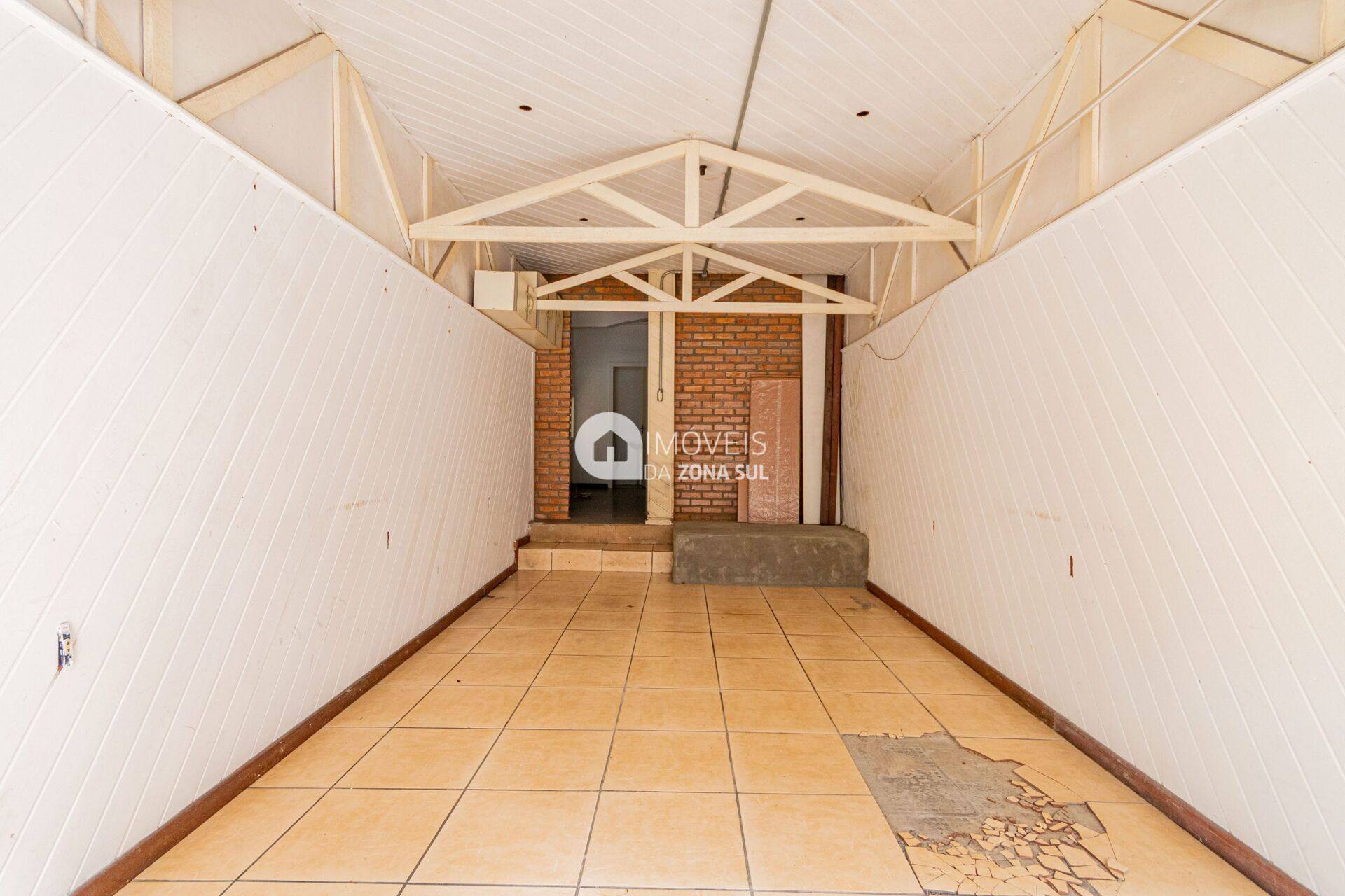 Apartamento 2D com suíte e garagem coberta no Bom Fim