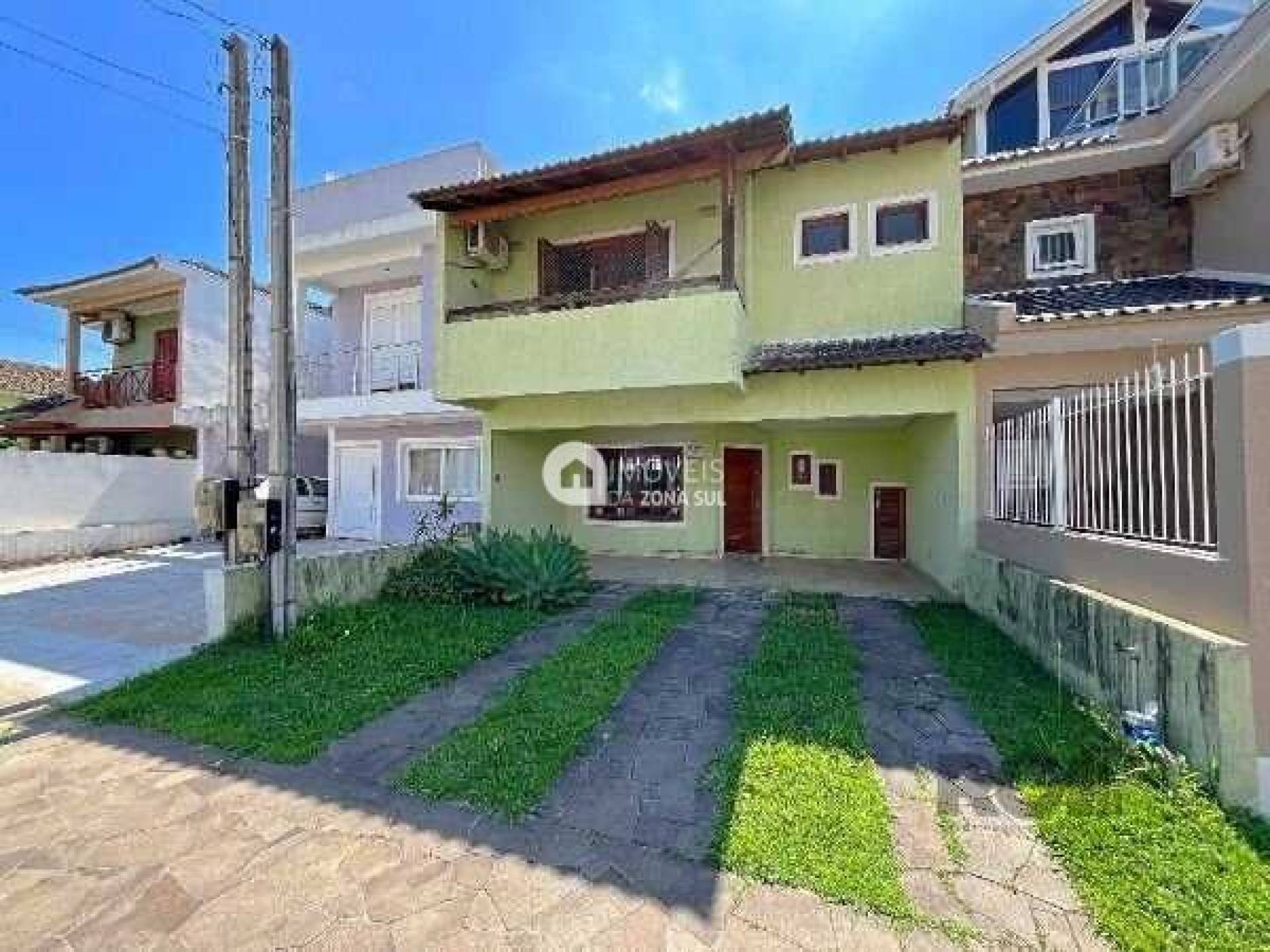 Sobrado 3 dormitórios no Lagos