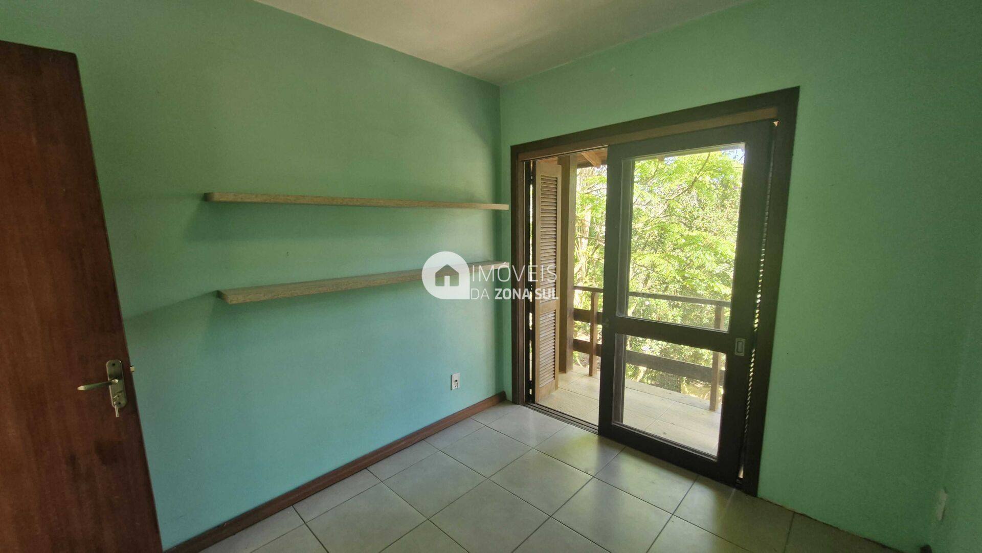 Casa para Vender com 4 vagas de garagem com 2 quartos 2 banheiros no bairro Hípica em Porto Alegre/RS