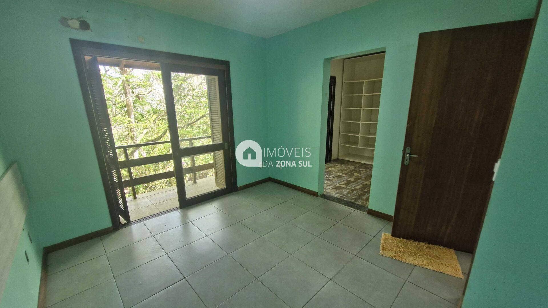 Casa para Vender com 4 vagas de garagem com 2 quartos 2 banheiros no bairro Hípica em Porto Alegre/RS