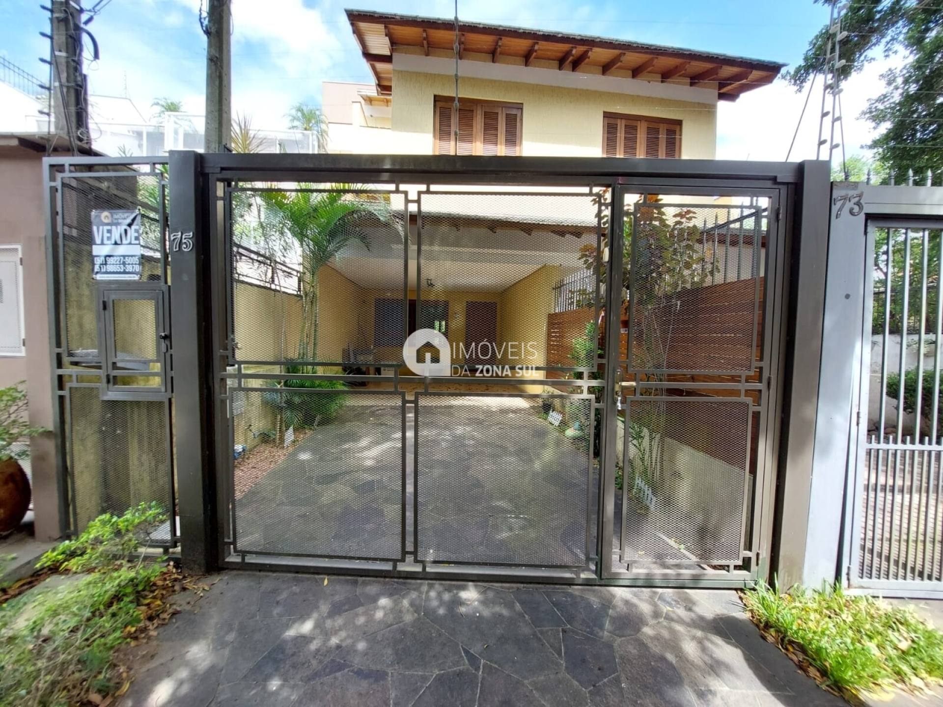 Casa para Vender com 2 vagas de garagem com 3 quartos 2 banheiros 2 suítes no bairro Ipanema em Porto Alegre/RS