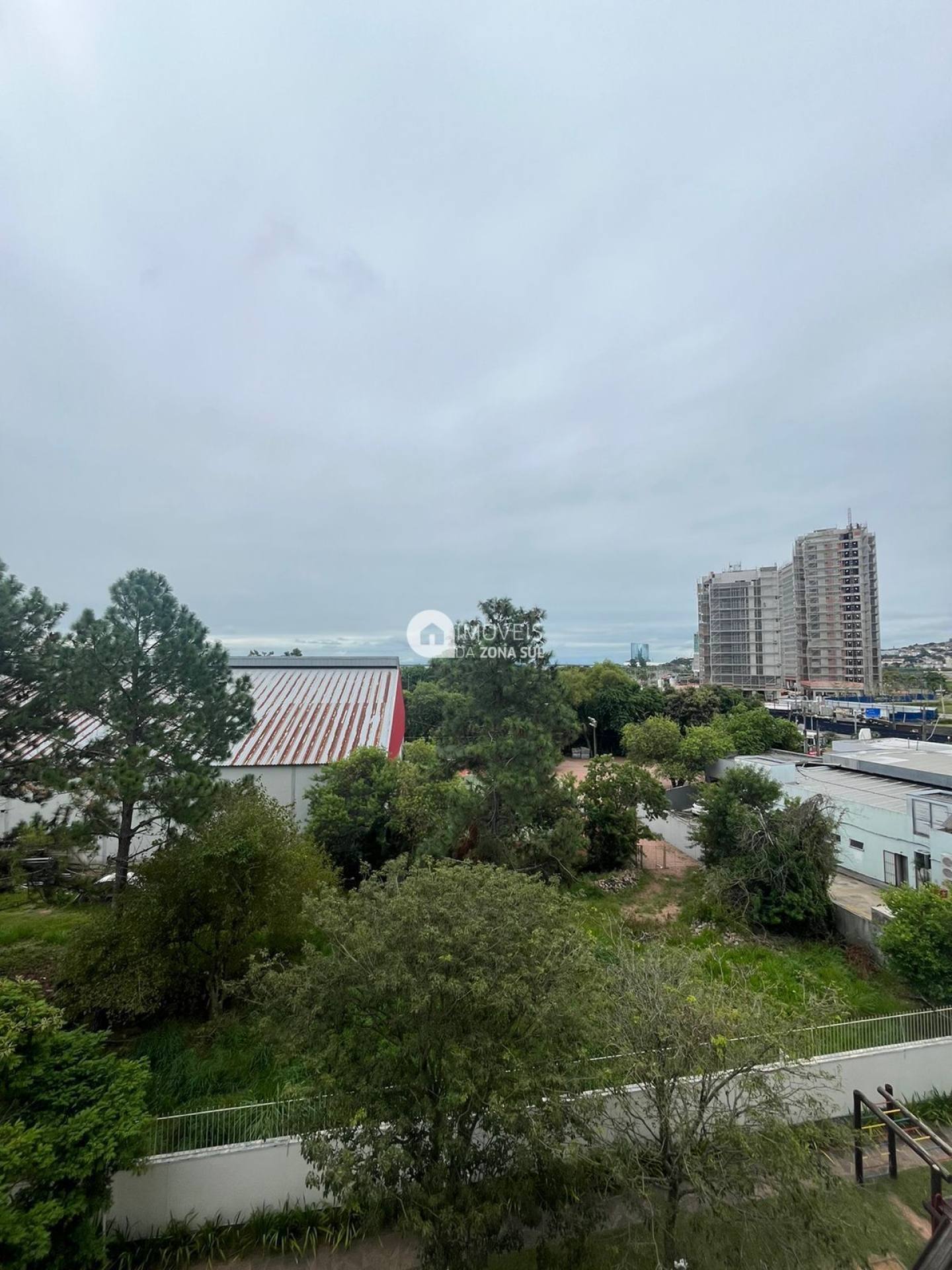 Amplo apartamento com vista para o Guaíba