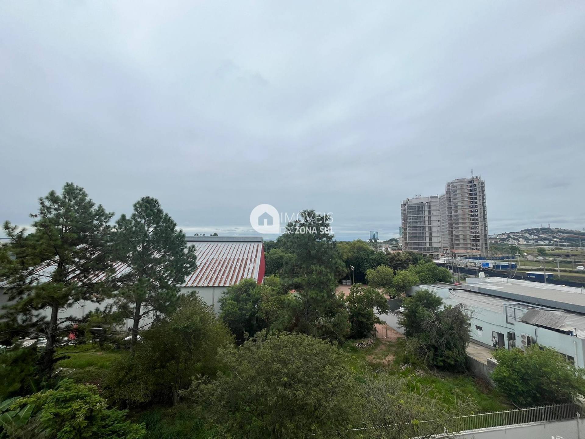 Amplo apartamento com vista para o Guaíba