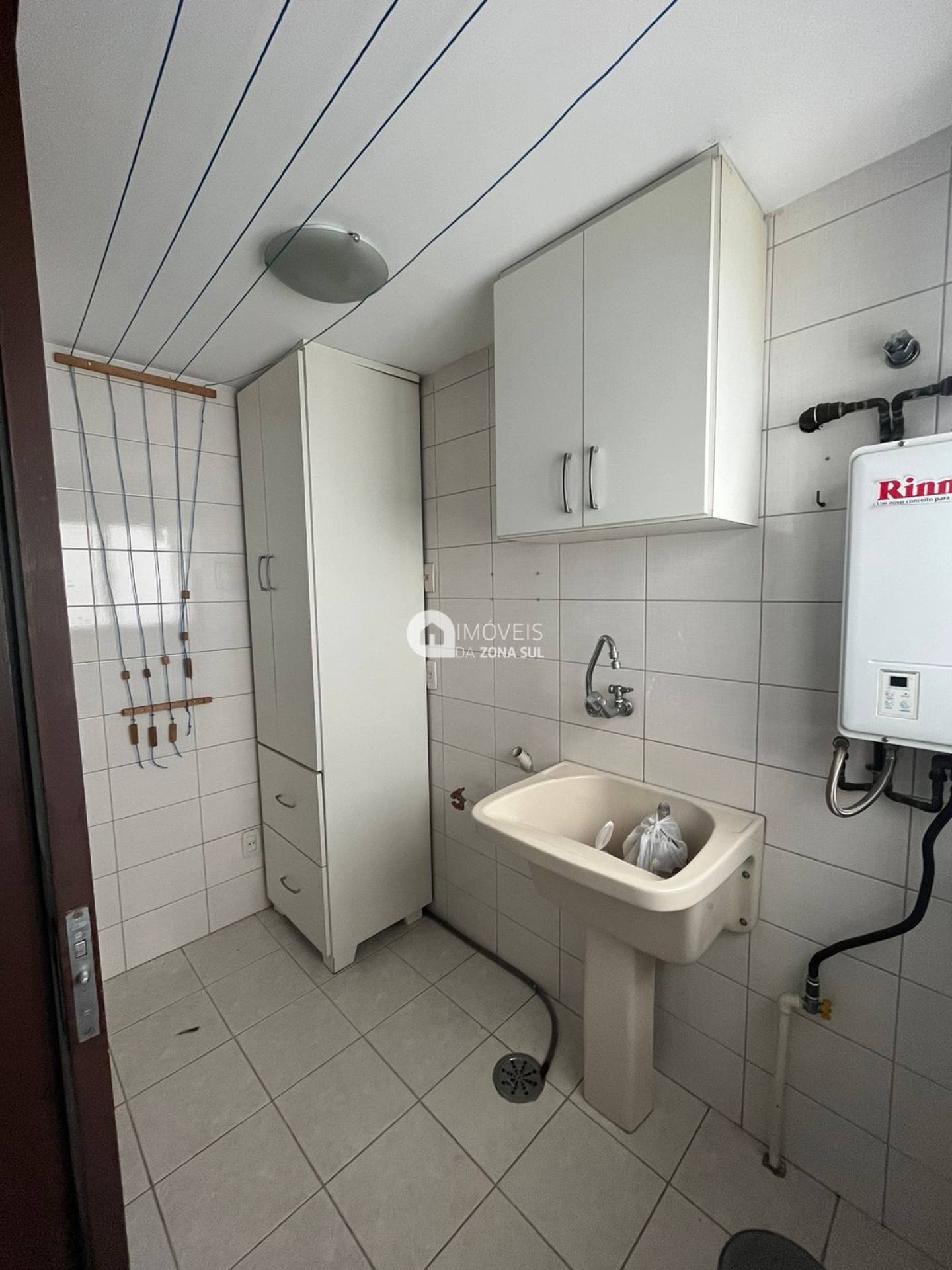 Amplo apartamento com vista para o Guaíba