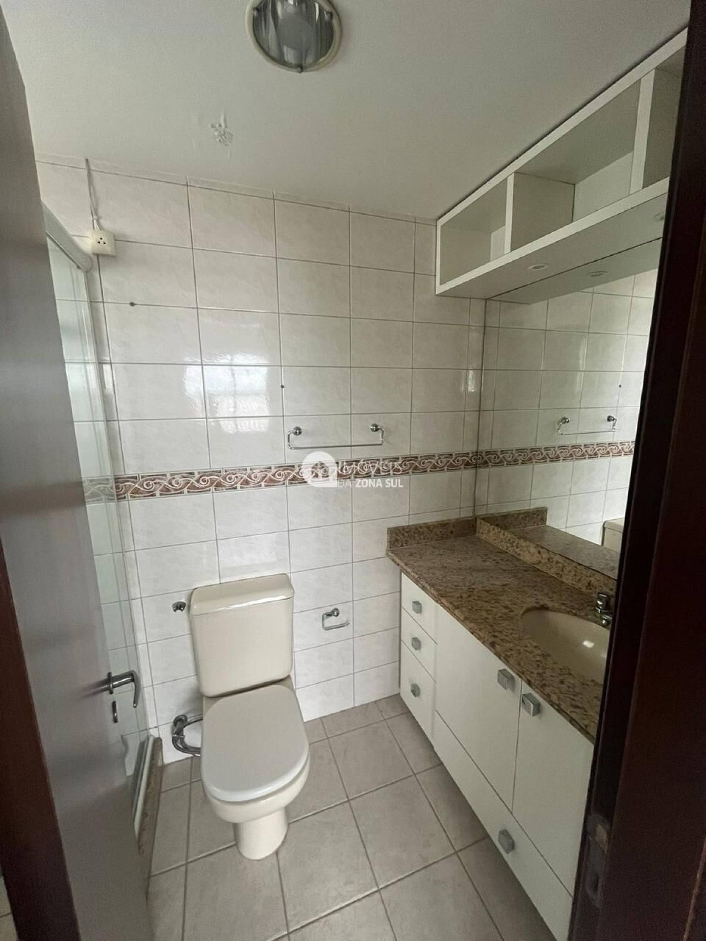 Amplo apartamento com vista para o Guaíba