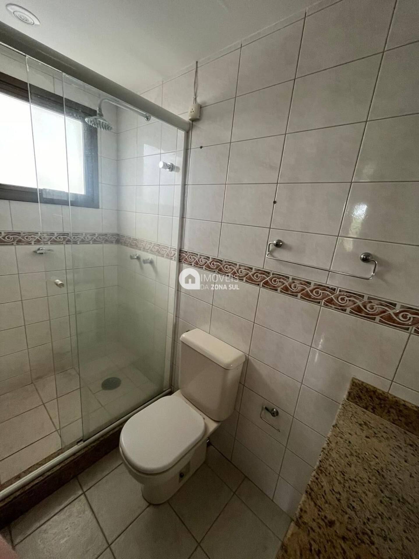 Amplo apartamento com vista para o Guaíba