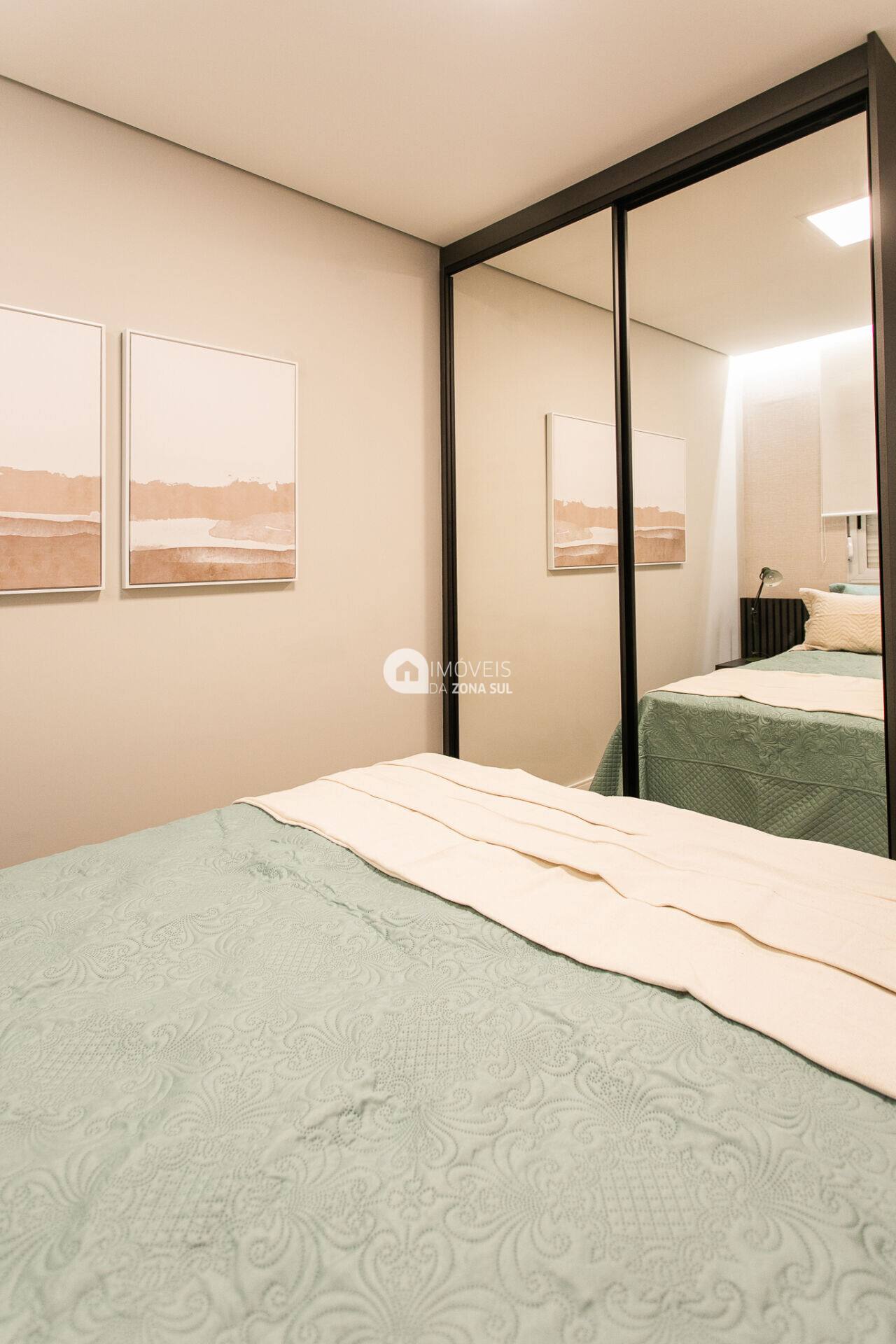 Apartamento para Vender com 1 vaga de garagem com 2 quartos 1 banheiro no bairro Guarujá em Porto Alegre/RS
