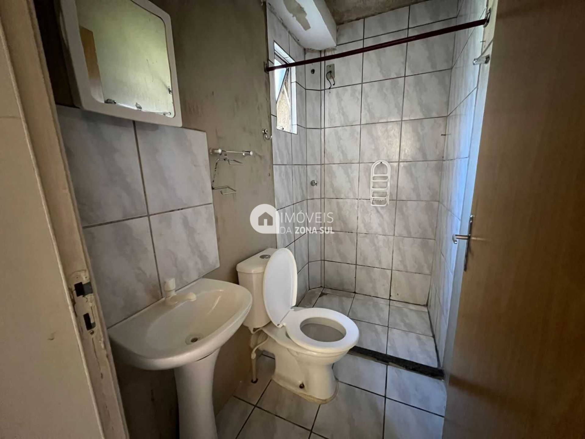 Apartamento para Vender com 1 vaga de garagem com 2 quartos 1 banheiro no bairro Restinga em Porto Alegre/RS