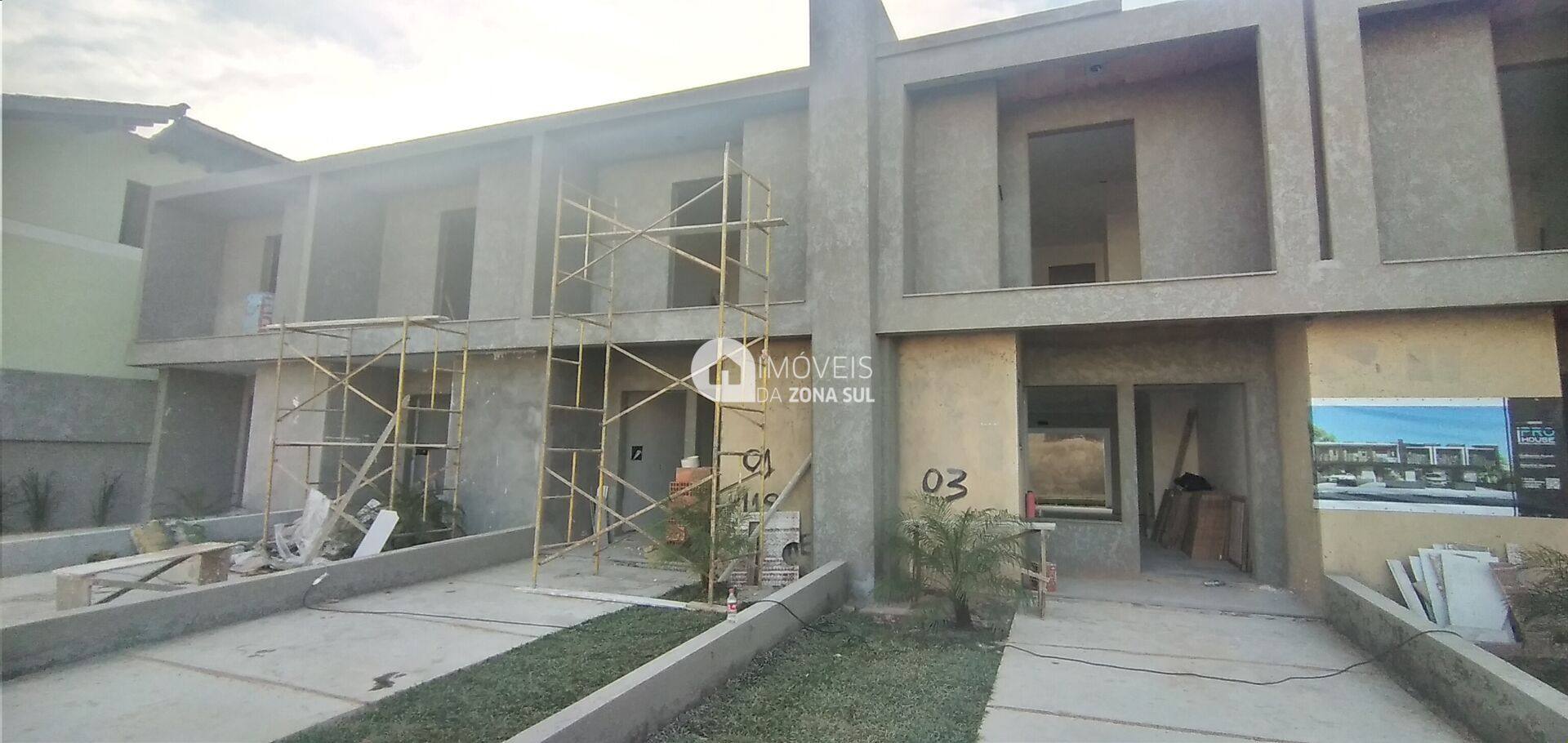Casa para Vender com 2 vagas de garagem com 3 quartos 2 banheiros 1 suíte no bairro Hípica em Porto Alegre/RS