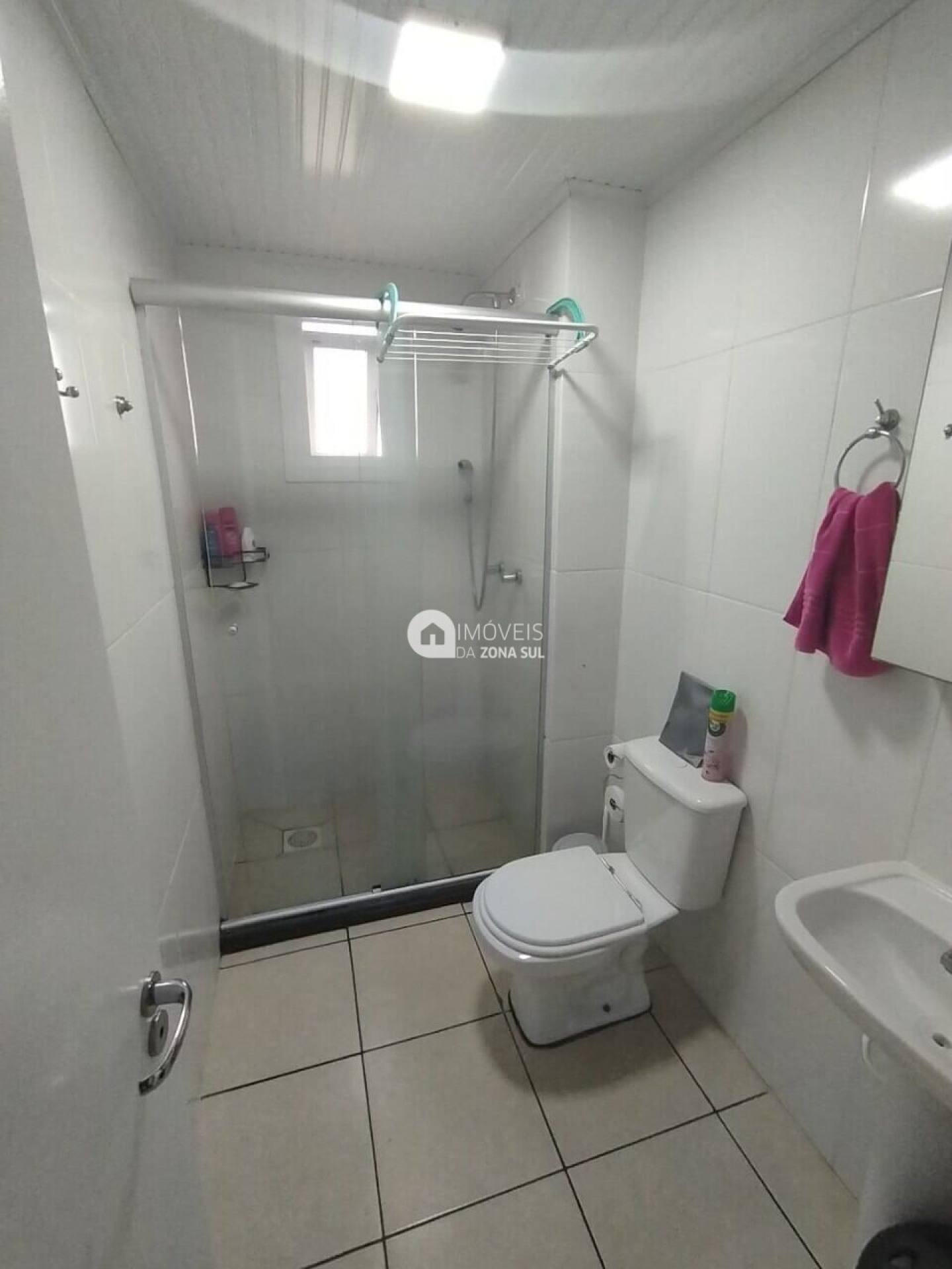 Apartamento de 2 dormitórios na Restinga Semimobiliado