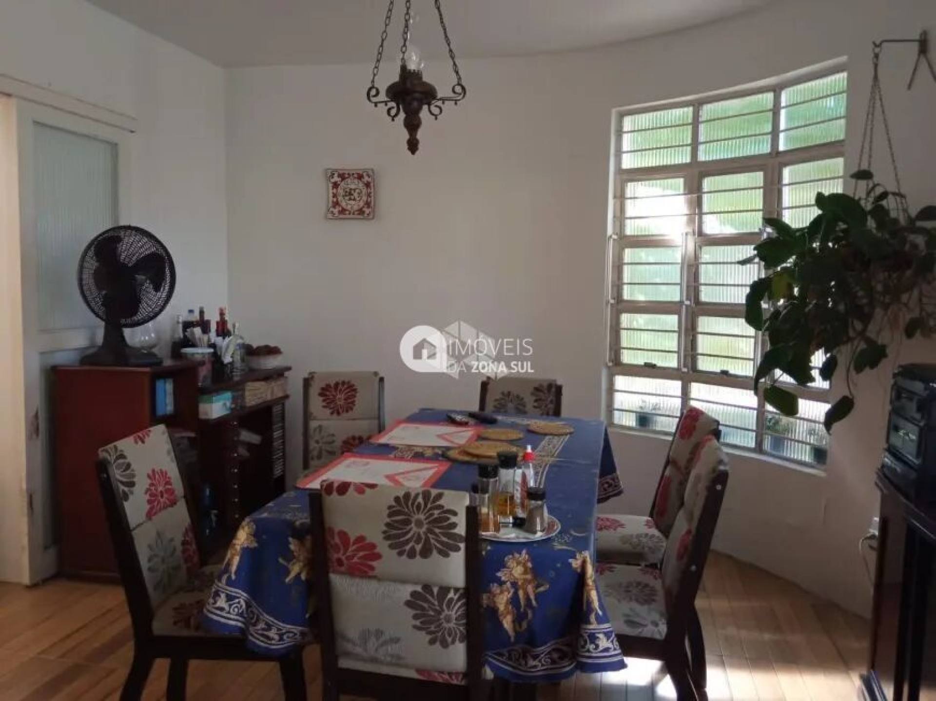Casa em Guarujá, Porto Alegre/RS